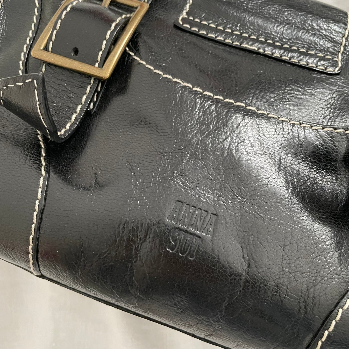 vintage anna sui black leather brassy hardware butterfly lock shoulder bag