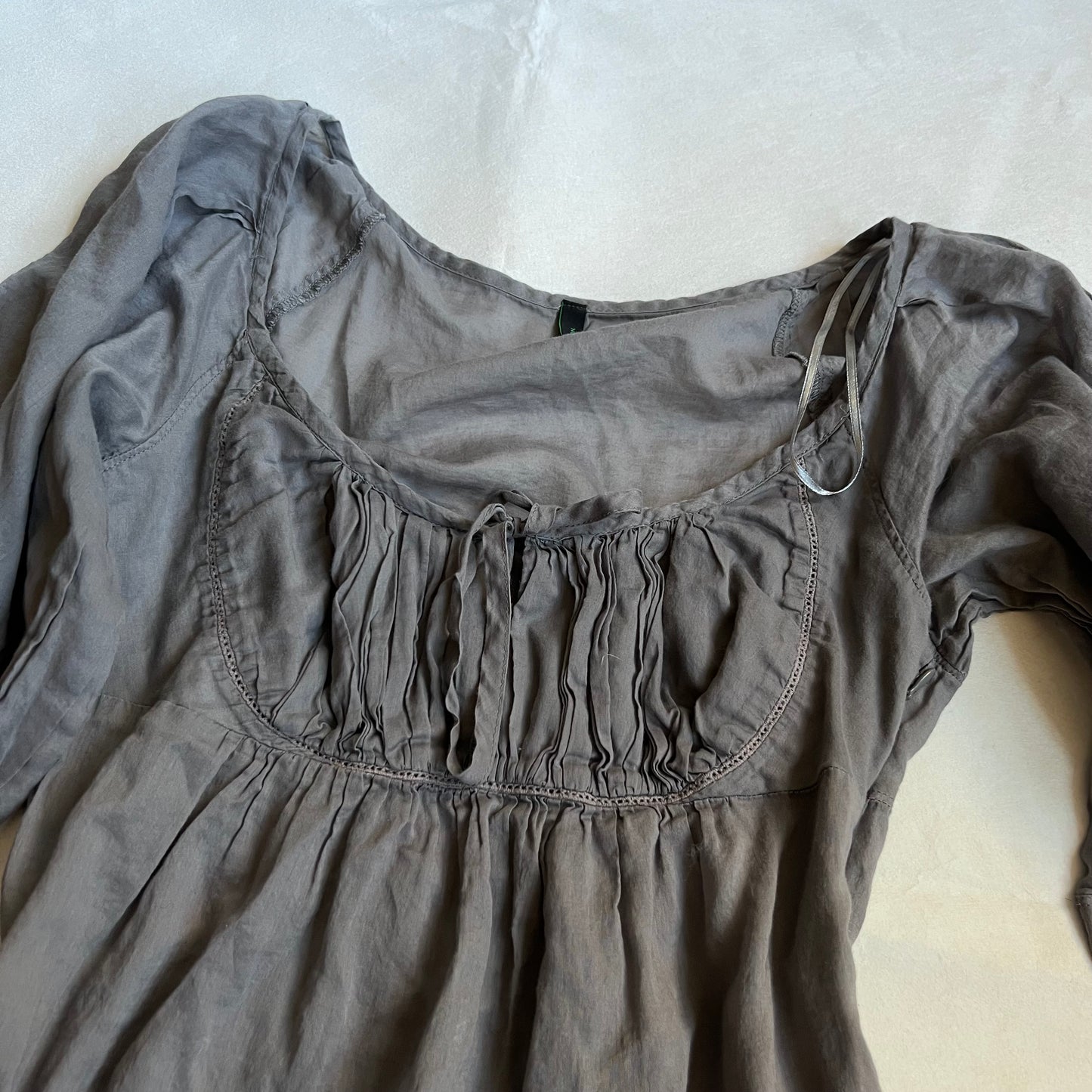 benetton purple grey puffed half sleeve milkmaid style ruched bust babydoll blouson