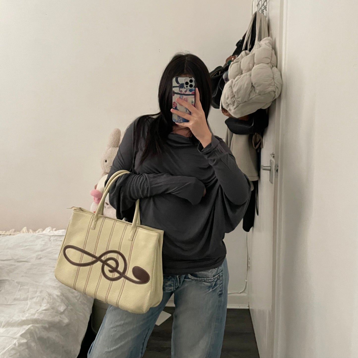 rare music for living cream leather treble note shoulder bag