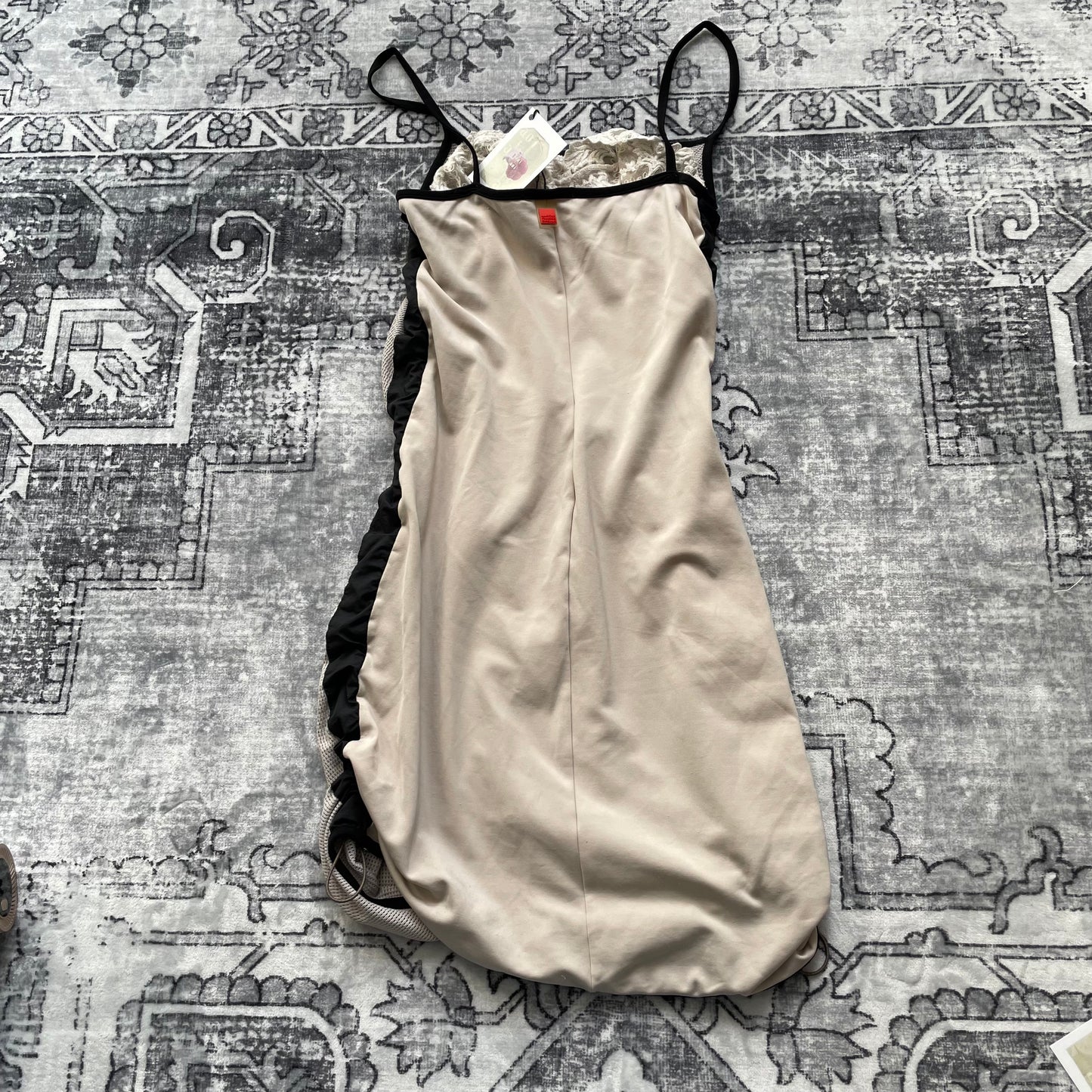 Marithe francois girbaud 灰色网布褶饰侧边蕾丝饰边中长连衣裙