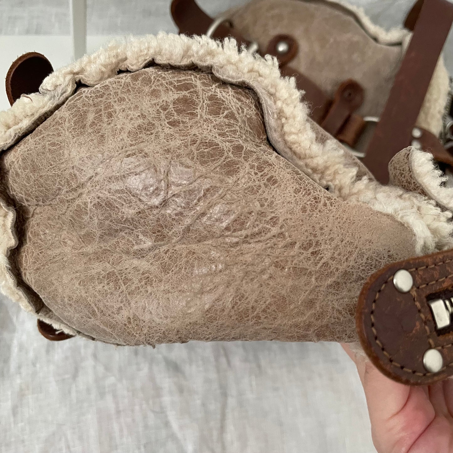 vintage dakota beige brown faded leather sherpa handbag with brown leather buckle detail
