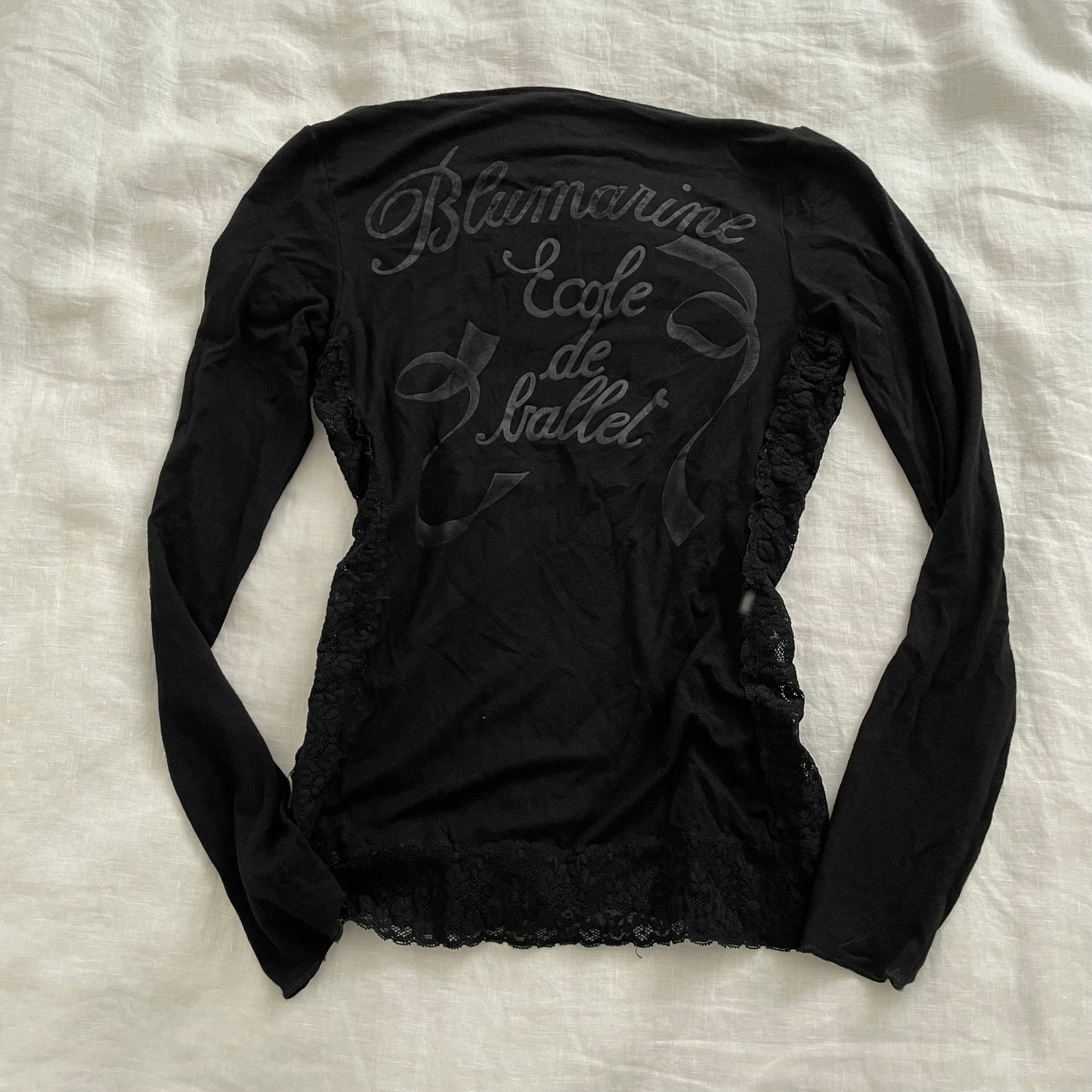 blumarine black wide neck hook and eye long sleeve graphic top