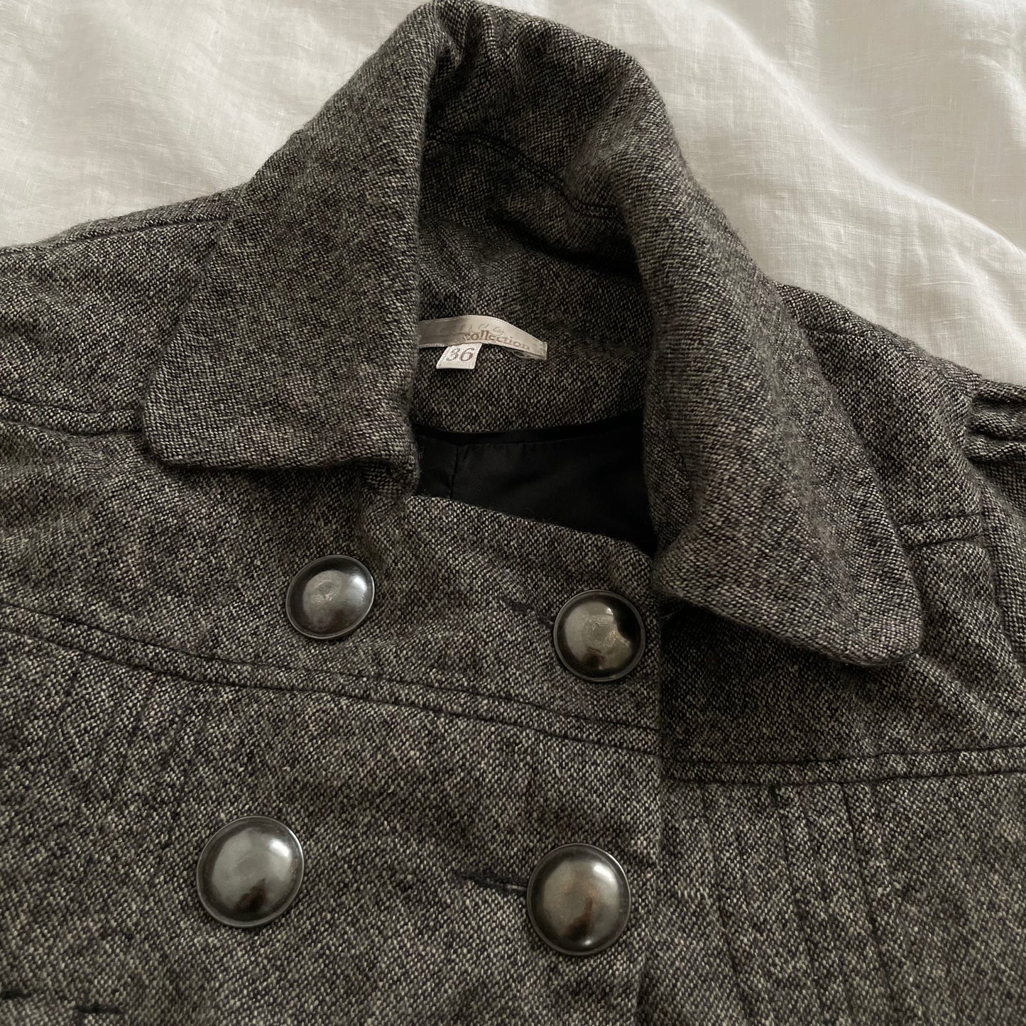 blanco grey brown corpcore preppy cap sleeve crop trench style jacket