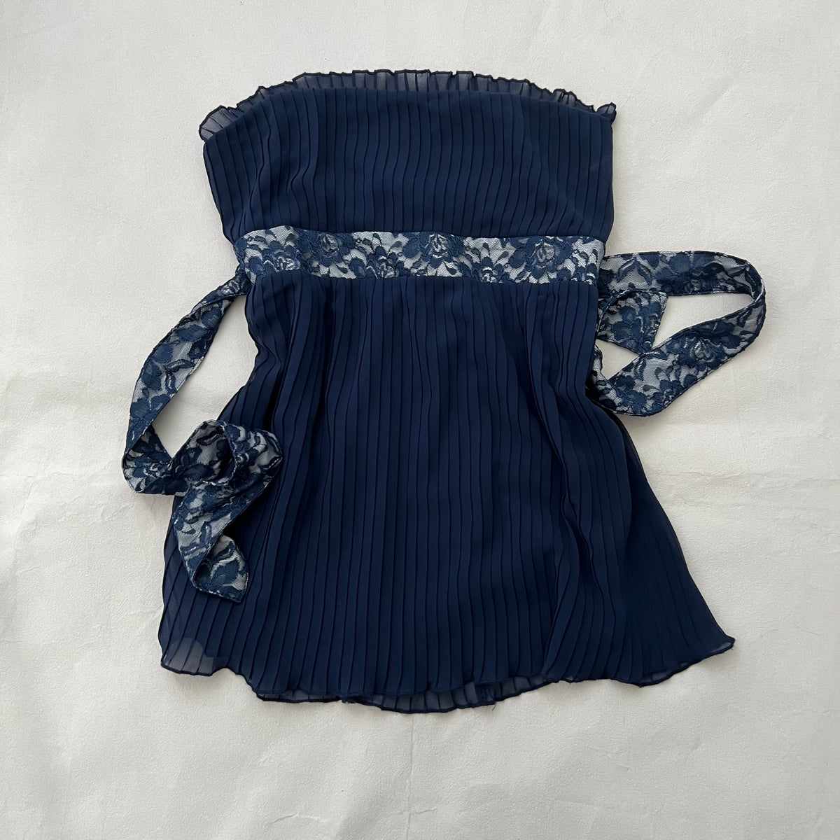 Intimissimi Navy Pleated Lace Ribbon Flared Sleeveless Bandeau Top