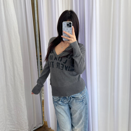 Faded Grey Dolce & Gabanna Wool Blend V Neck Graphic Knit Pullover Sweater