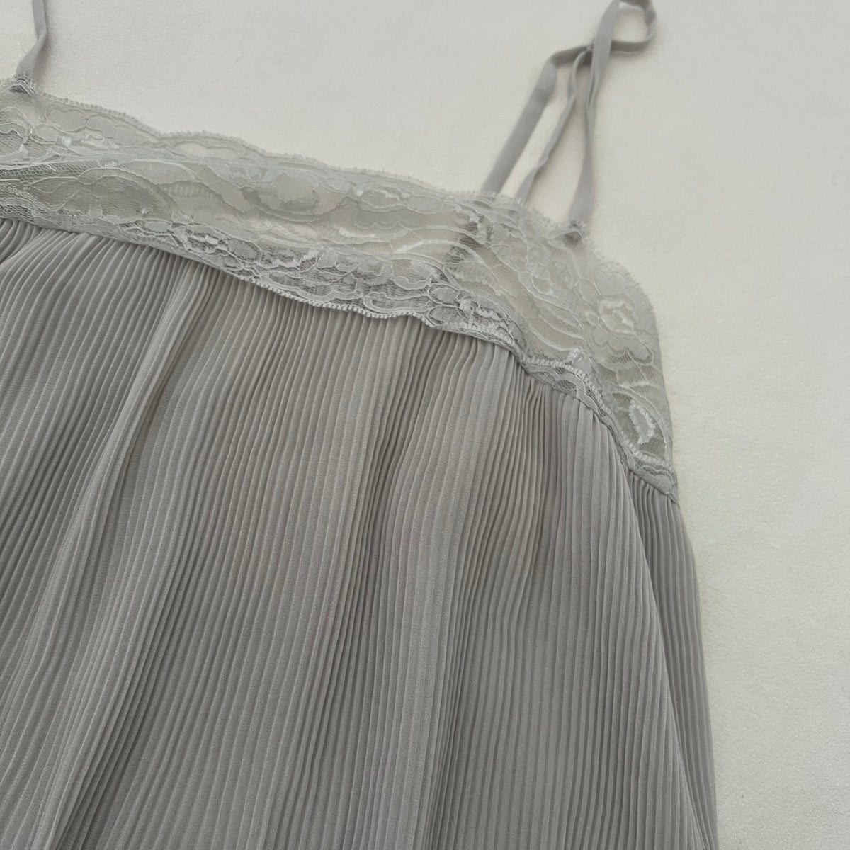 Greige Floral Brooch Pleated Fairly Babydoll Flared Bubble Hem Blouson Cami