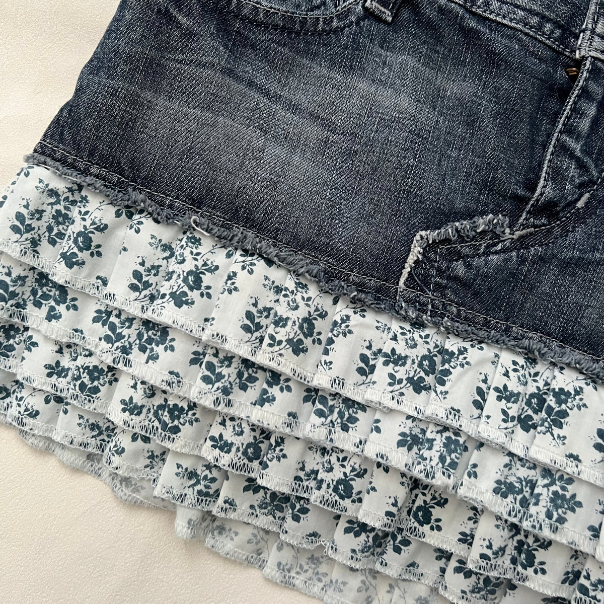 Guess Jeans Medium Wash Denim Blue Floral Ruffle Hem Mini Skirt
