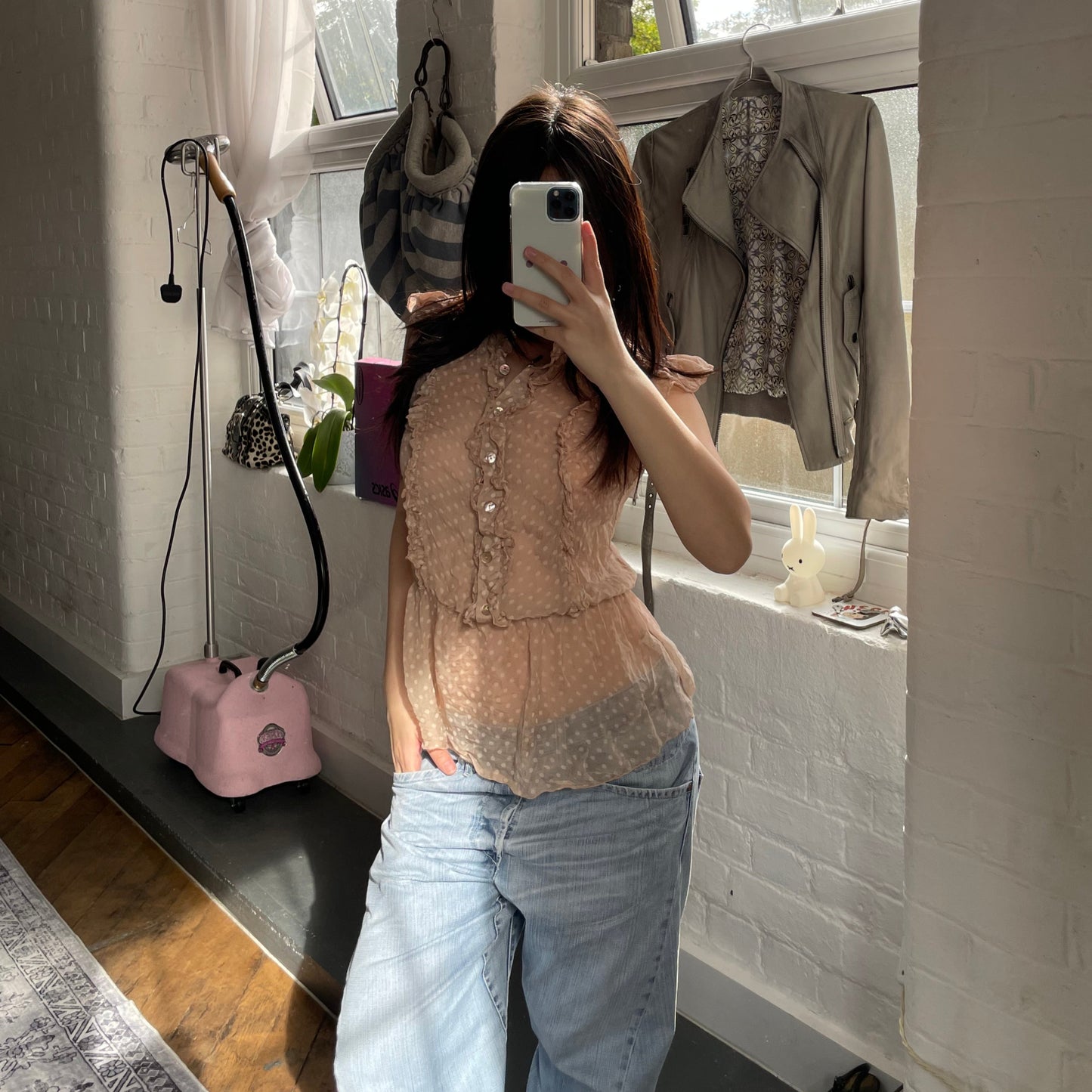 浪漫乡村风真丝混沌薄纱蜜桃色波点荷叶边法式短袖收口纽扣衬衫