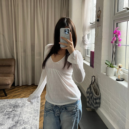 white motivi long sleeve ruched v neck fine knit top