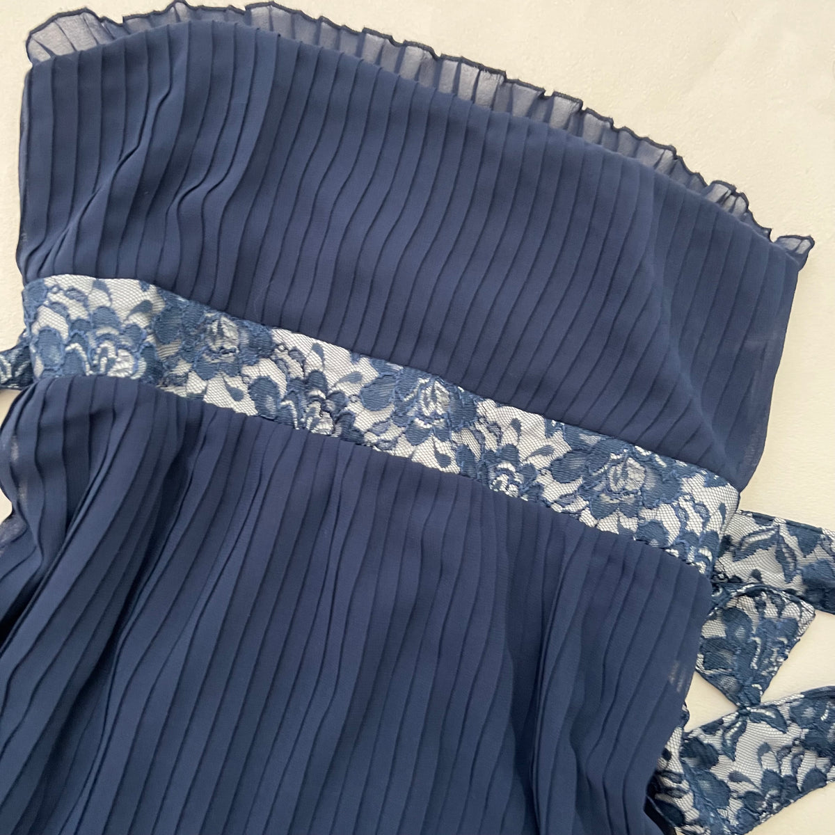 Intimissimi Navy Pleated Lace Ribbon Flared Sleeveless Bandeau Top