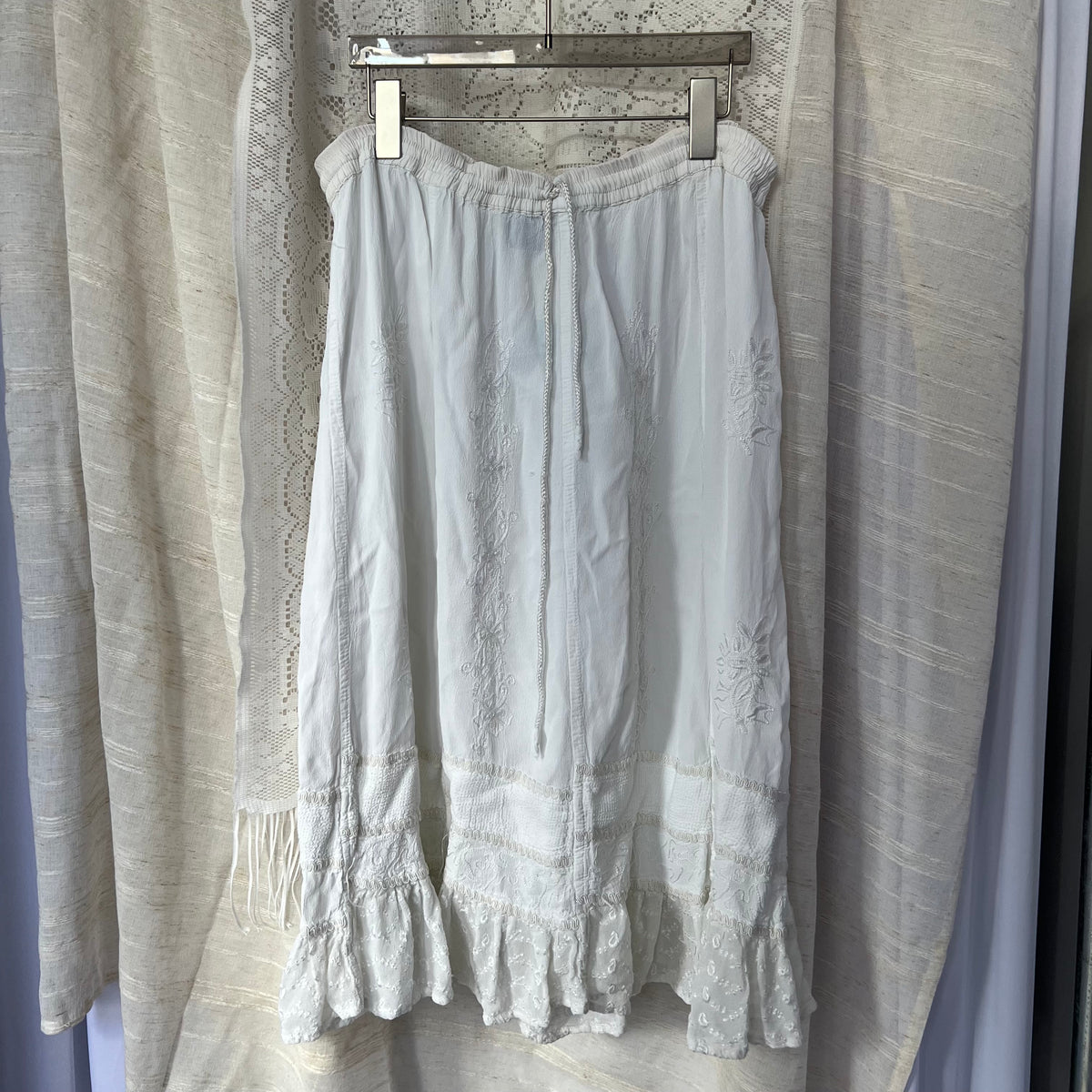 Vintage Coline Eurosummer Embroidery Lace Broderie Anglaise Hem Midi Skirt