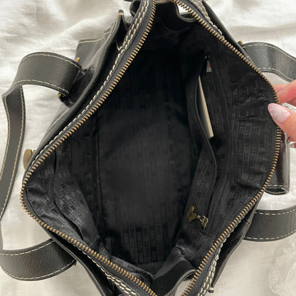 vintage anna sui black leather brassy hardware butterfly lock shoulder bag