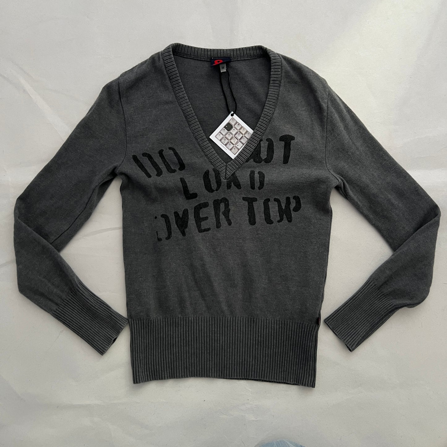 Faded Grey Dolce & Gabanna Wool Blend V Neck Graphic Knit Pullover Sweater