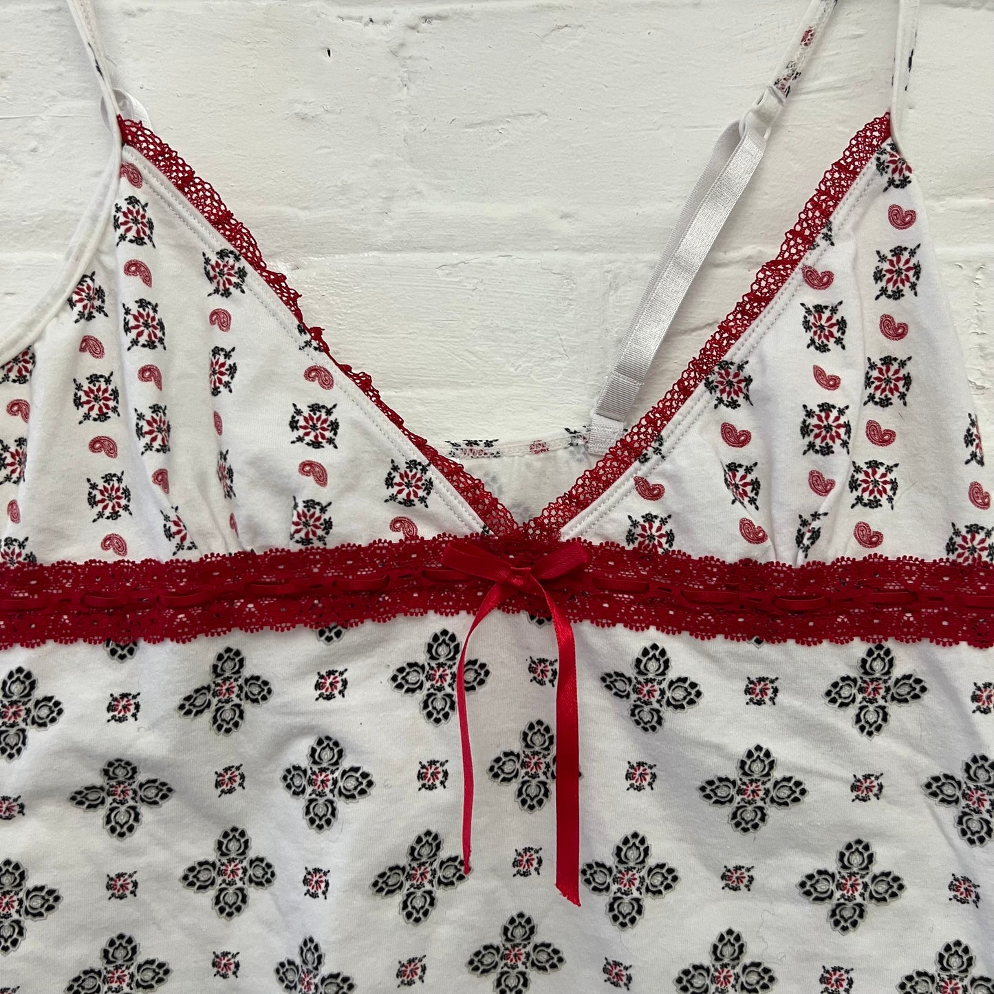 White Red Trim Paisley Mono Print Lace Trim Camisole