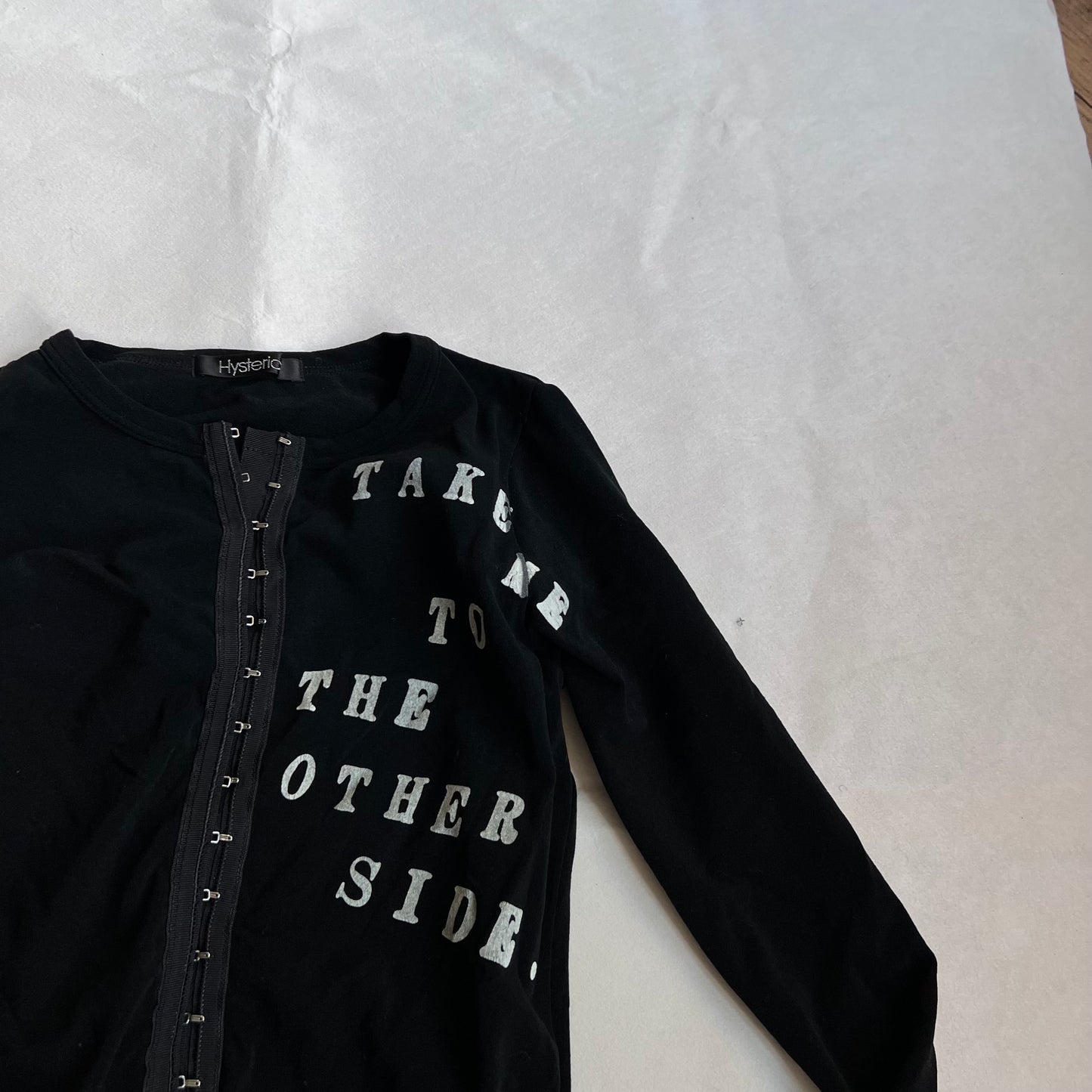 90s vintage hysterics black hook and eye graphic print text long sleeve top