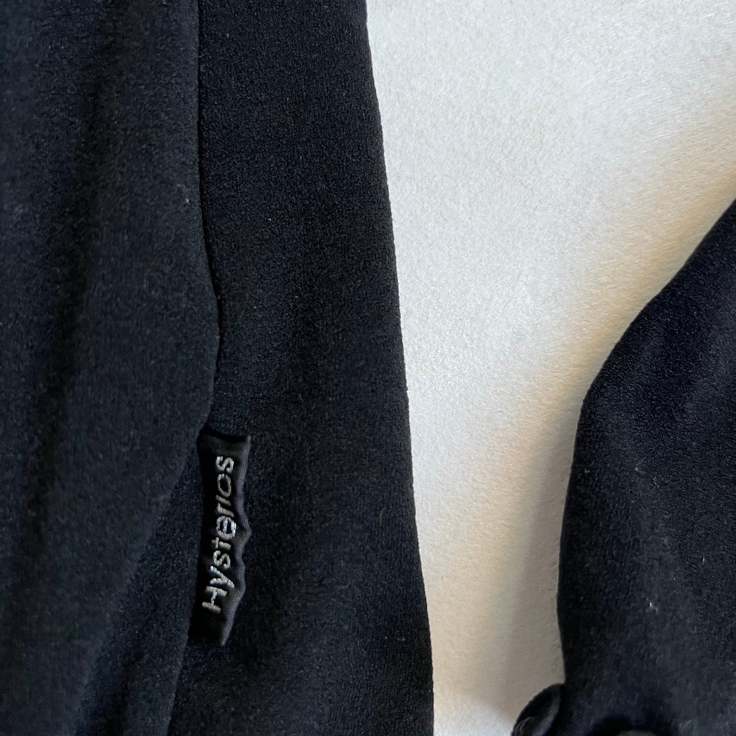 90s vintage hysterics black hook and eye graphic print text long sleeve top