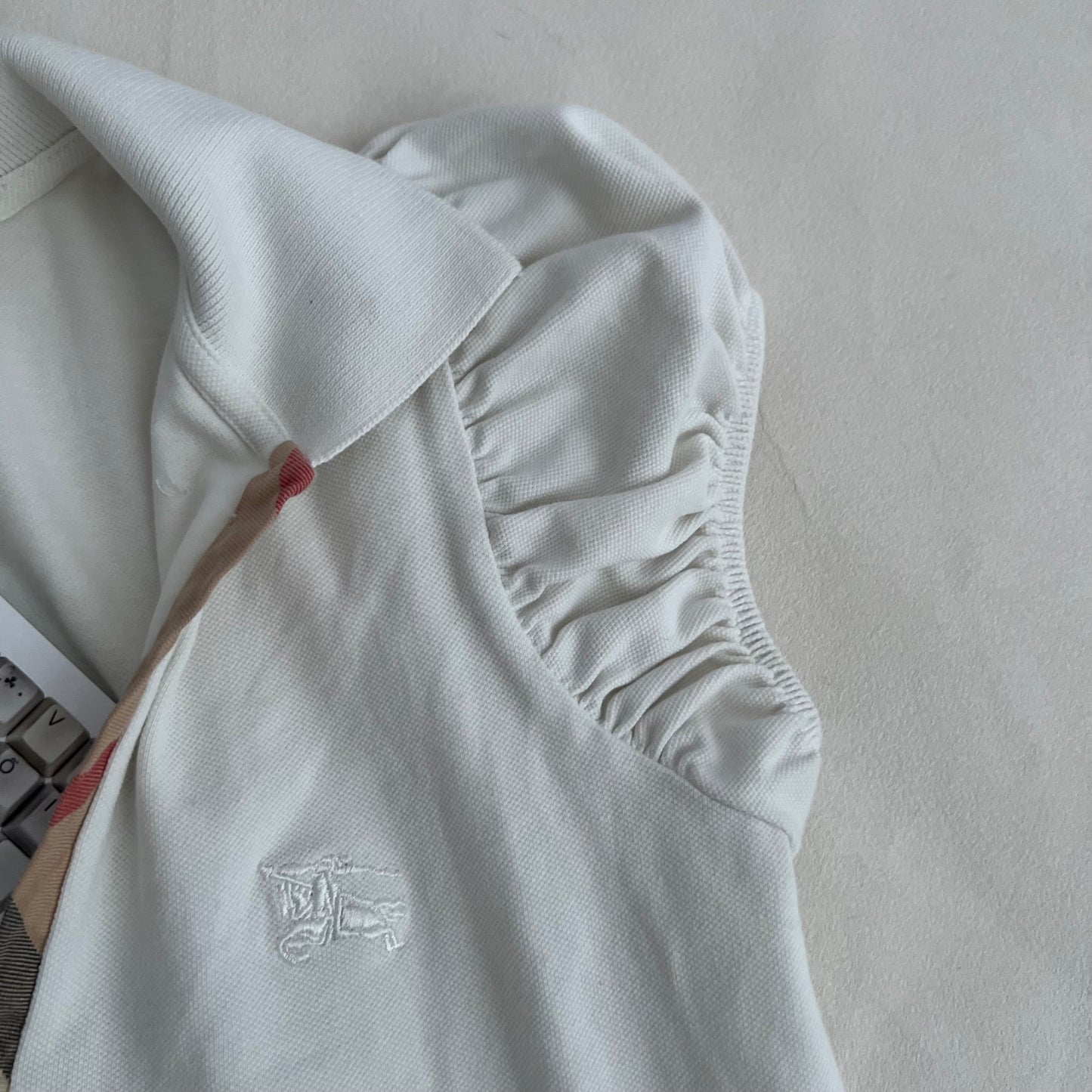 White Burberry Brit Ruched Puff Sleeve Fitted 1/4 Button Polo Top