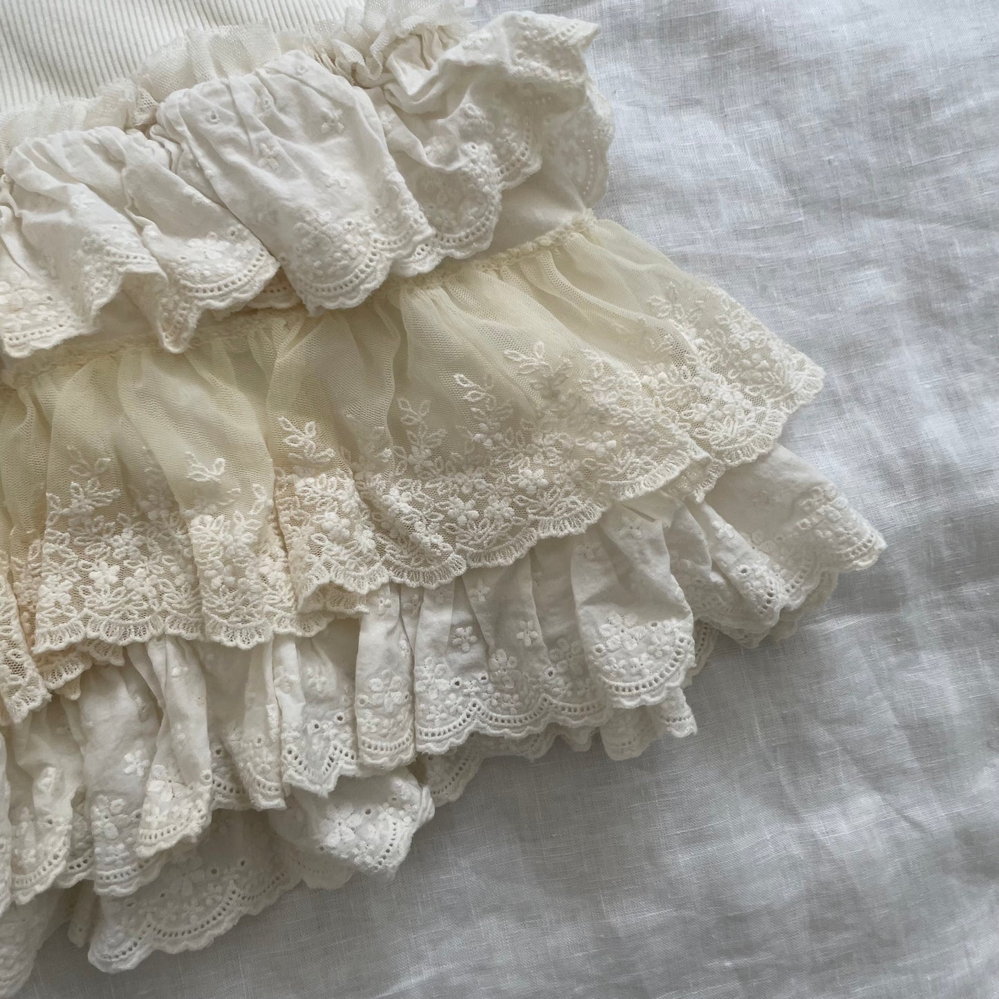 neilly white cottage prairie cream lacey tiered ruffle mini skirt