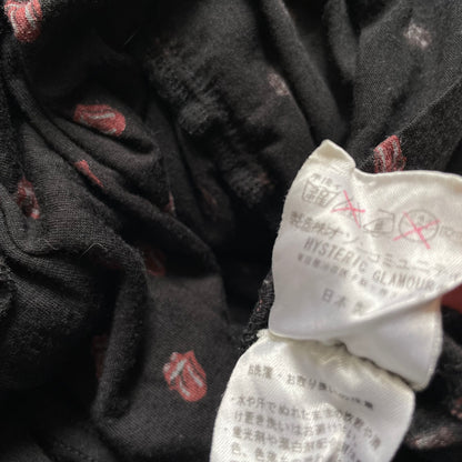 歇斯底里的魅力 x 滚石乐队学院风黑色经典舌头印花荷叶边多层背心