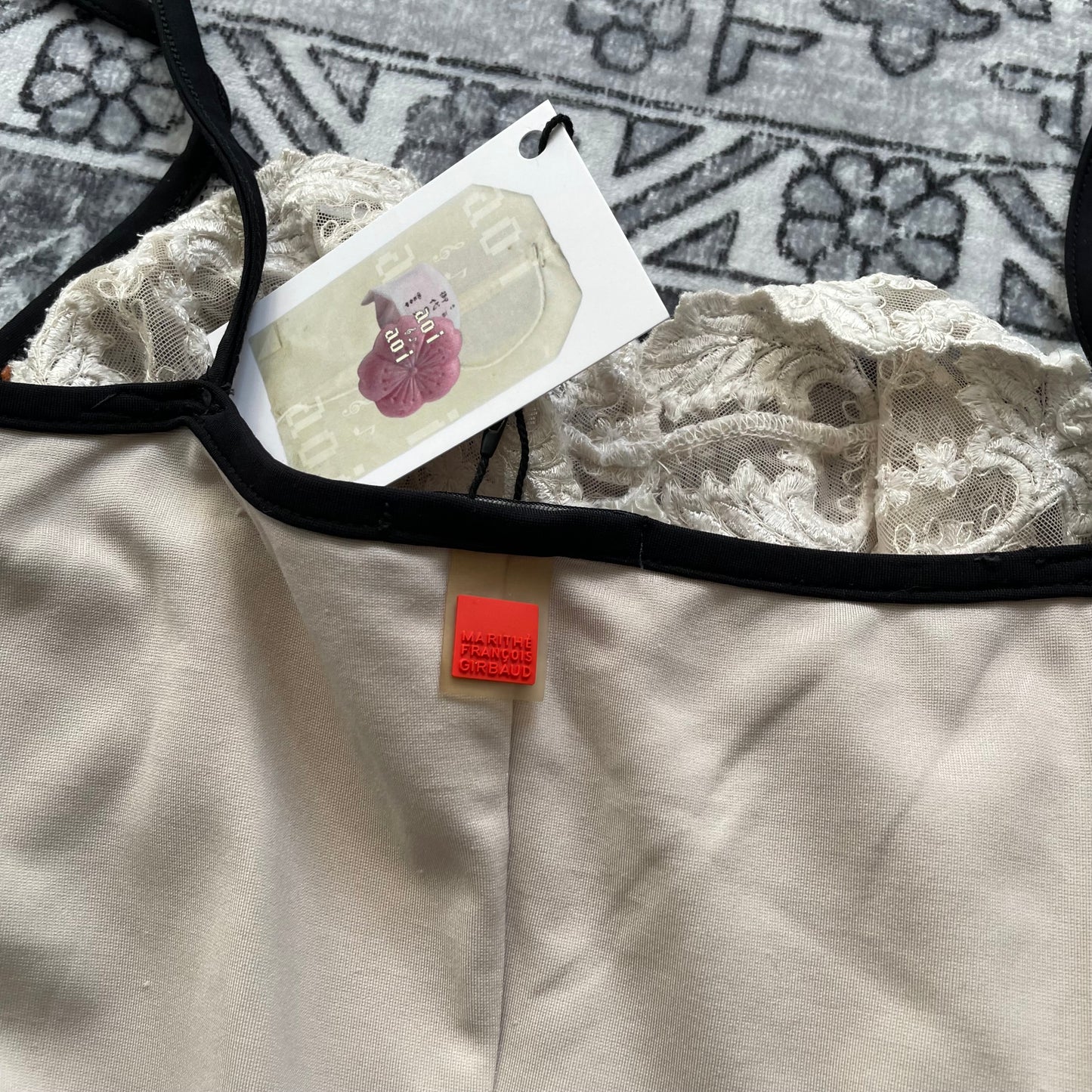 Marithe francois girbaud 灰色网布褶饰侧边蕾丝饰边中长连衣裙