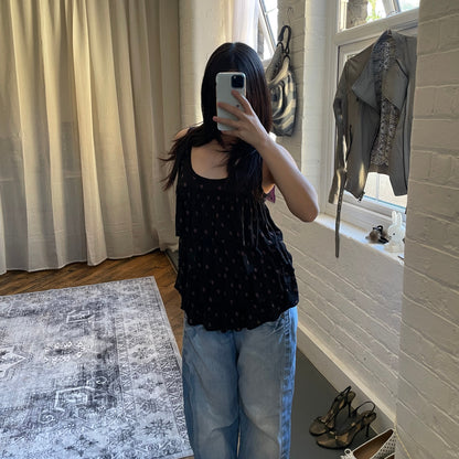 歇斯底里的魅力 x 滚石乐队学院风黑色经典舌头印花荷叶边多层背心