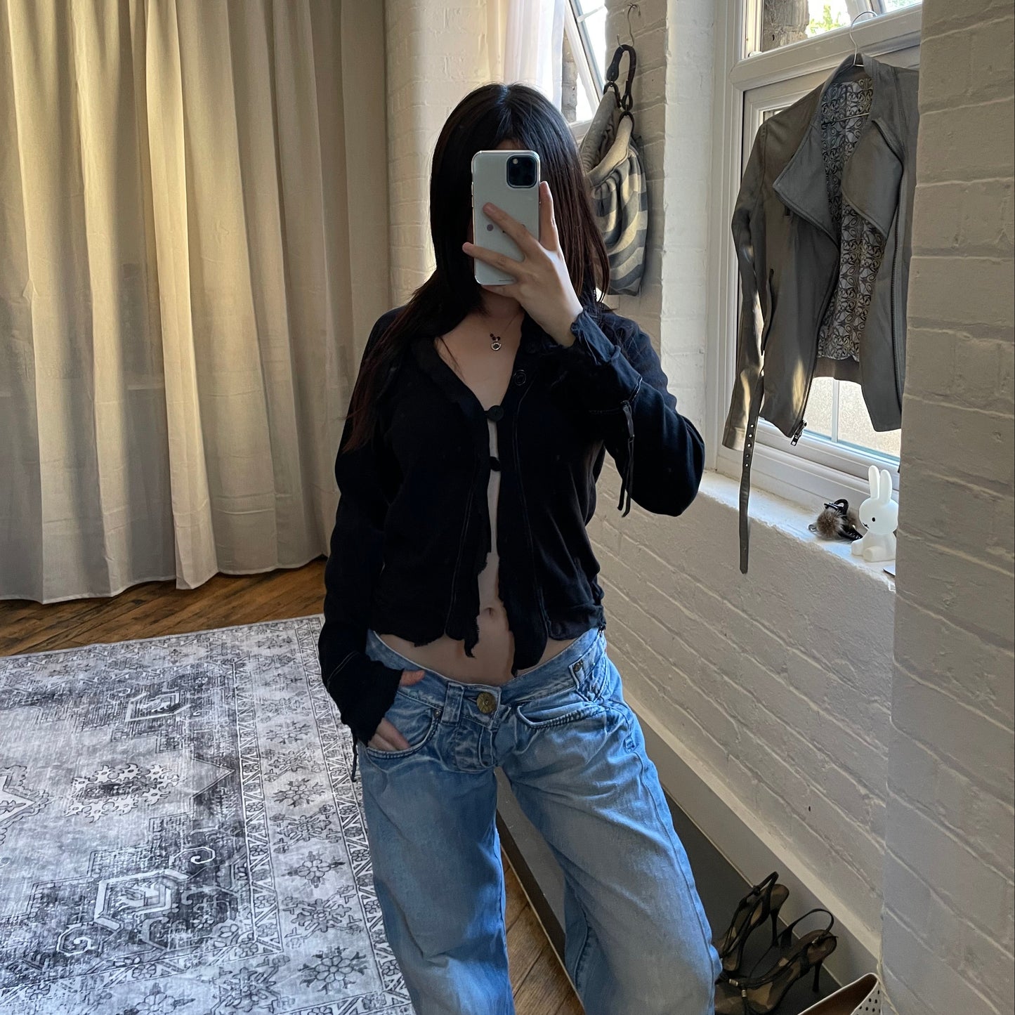 一步式黑色V领大纽扣装饰长袖开衫