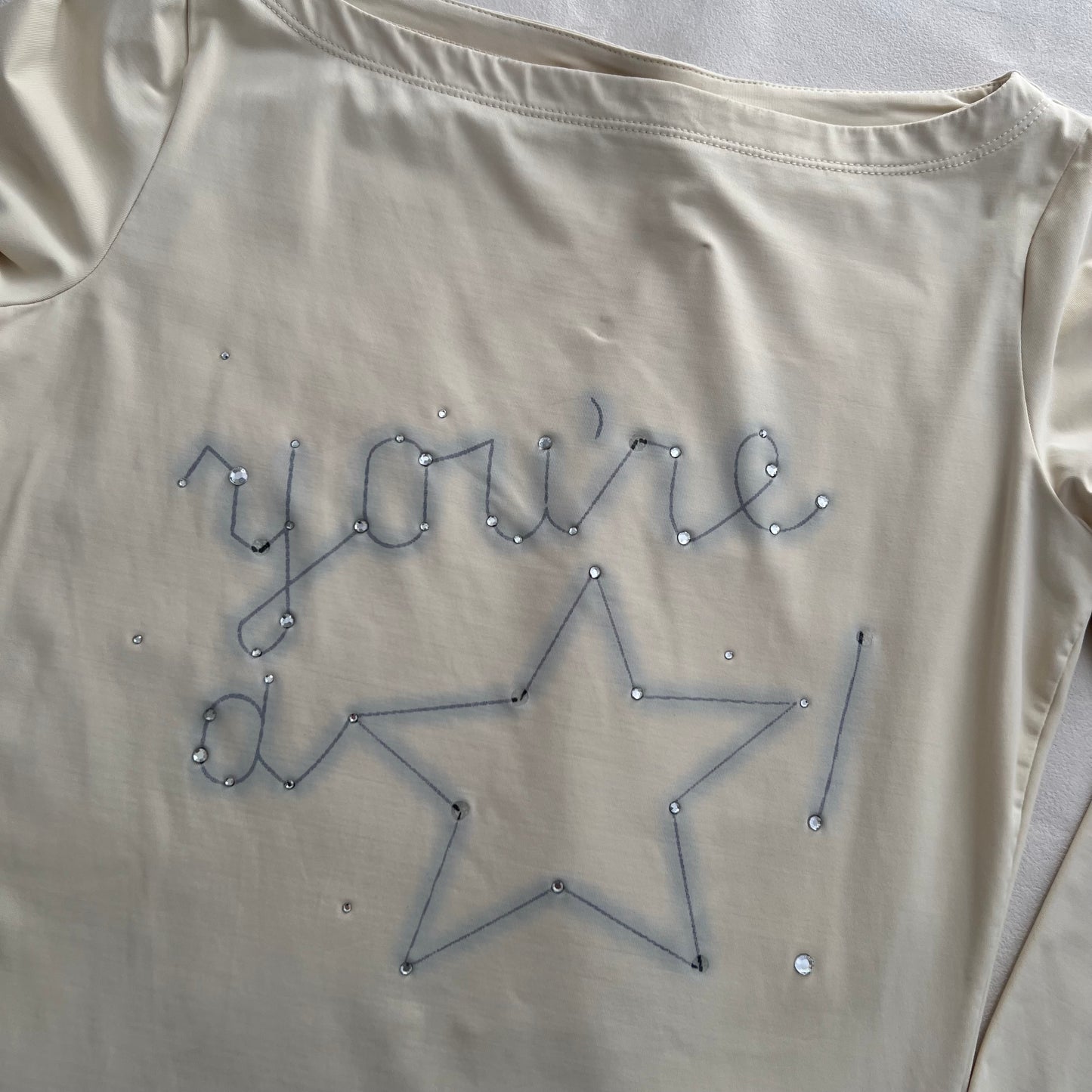Moschino Cream Baby Blue You'Re A Star Graphic Wide Neck Log Sleeve Top