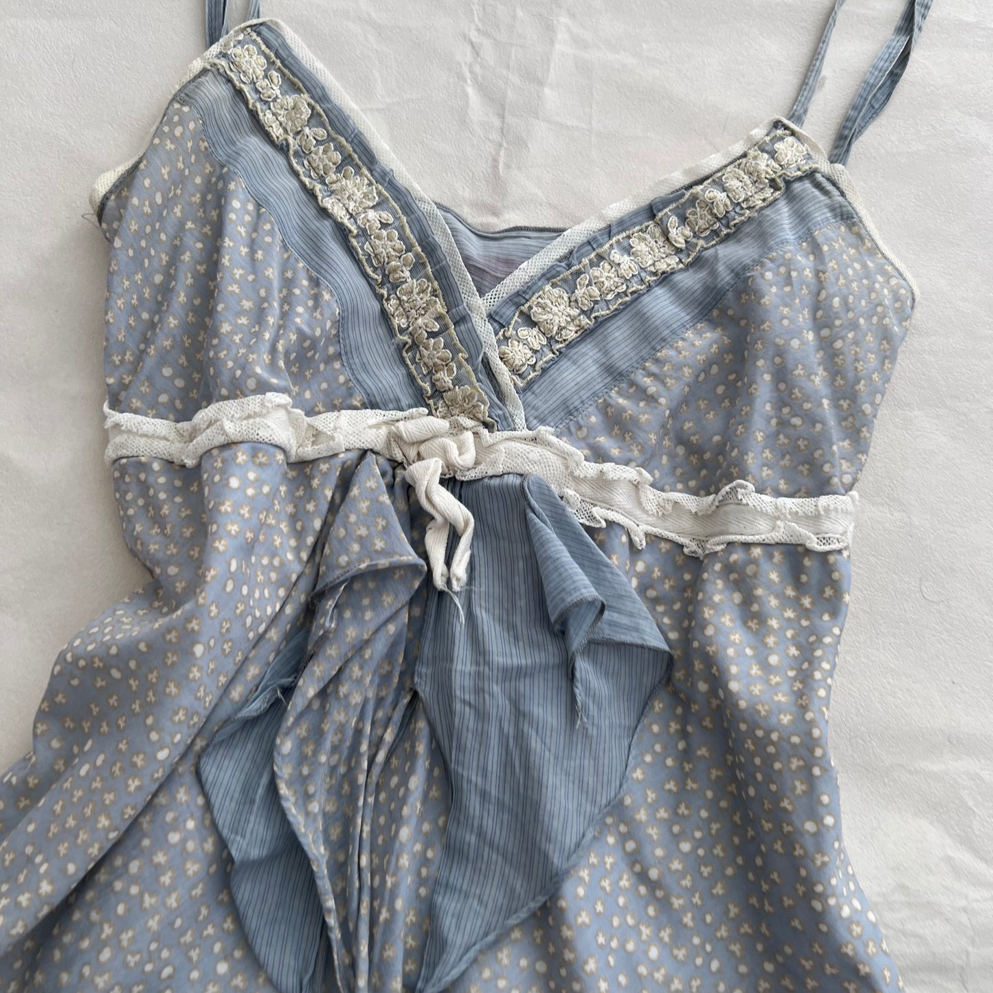 Esisto Cornflower Blue Beige Print Embroidery Lace Babydoll Camisole
