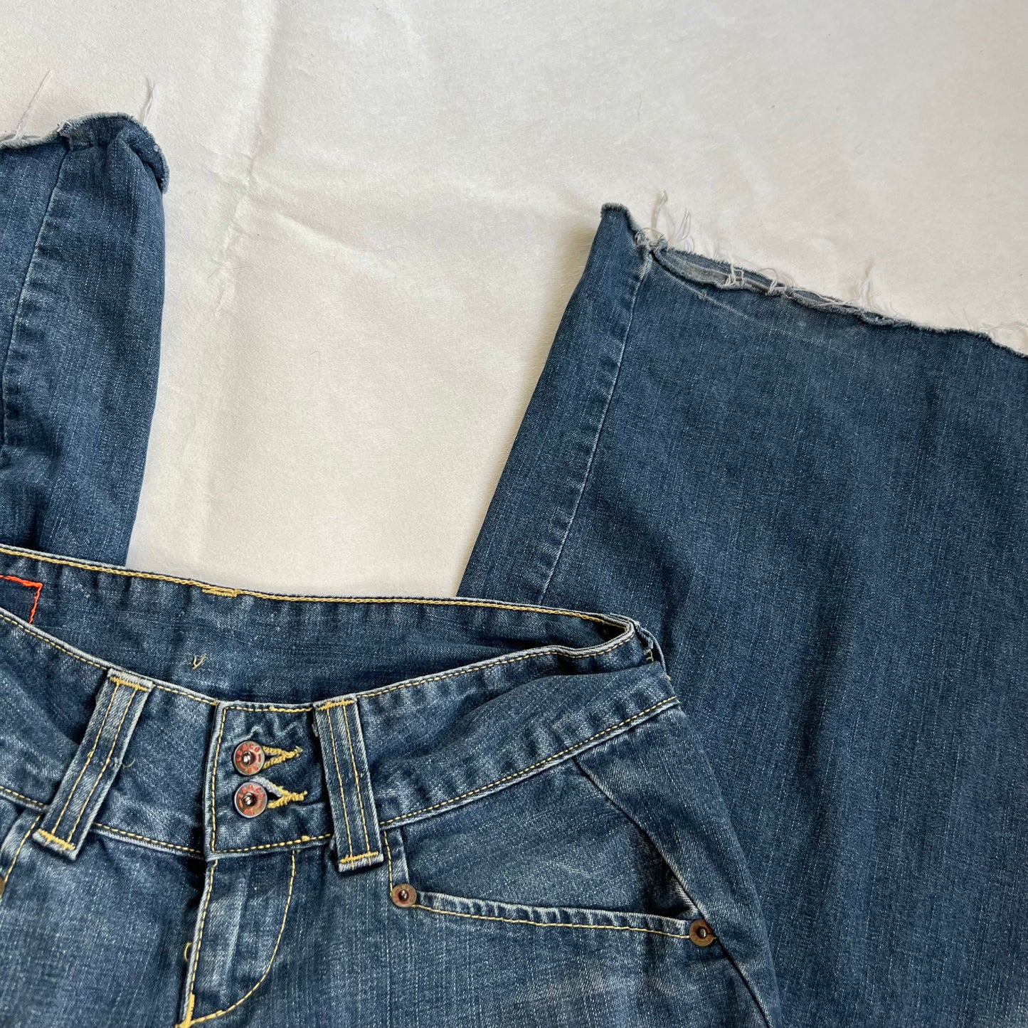 vintage levi's low rise medium wash straight denim jeans