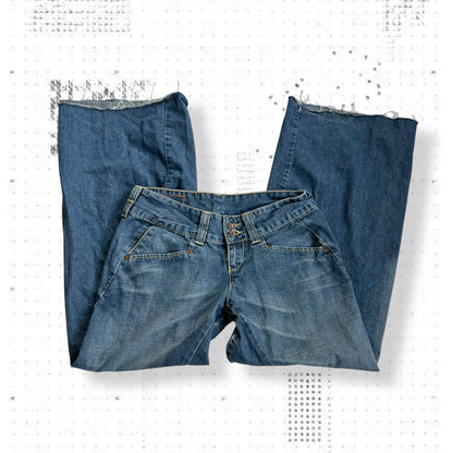 vintage levi's low rise medium wash straight denim jeans